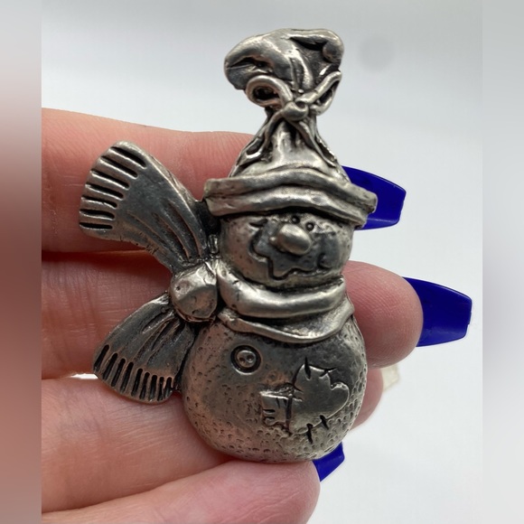 Pewter Snowman Brooch Engraved APP 97 Adorable & Whimsical - Picture 3 of 7